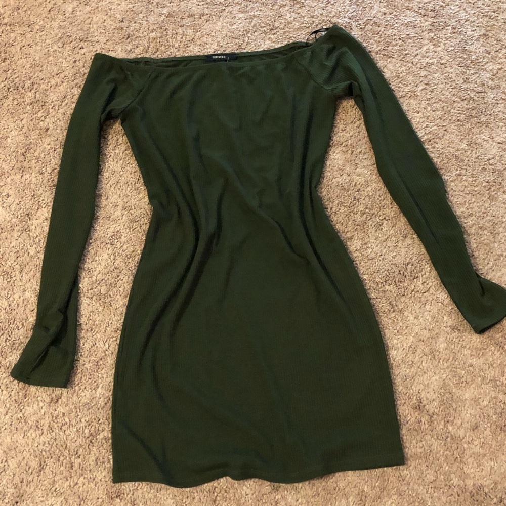 BRAND NEW Forever 21 dress !!